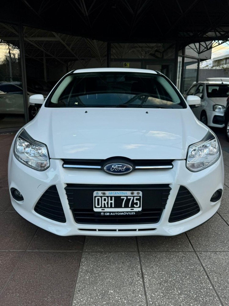 Ford Focus 1.6 S SEDAN — foto 2